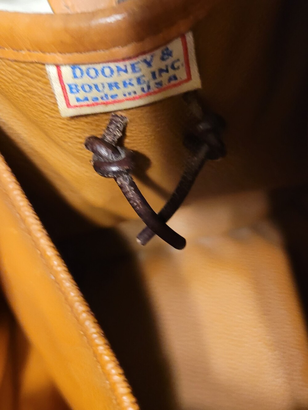 VTG Dooney & Bourke Tan Pebble LeatherTrim Satchel - GUC - Picture 12 of 14
